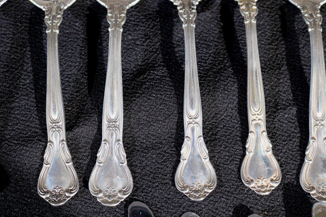 026b - 27 pieces of Gorham sterling flatware, Chantilly pattern