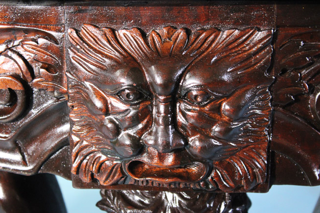 080l - Magnificent heavily carved 60 in. dining table