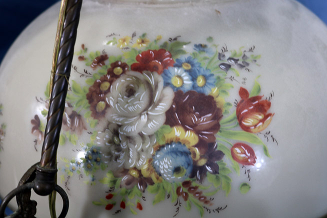 441c - Victorian hanging light fixture with hanging shade