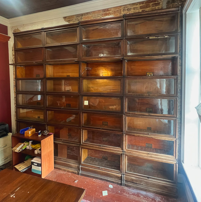 076b - 8 stack bookcase sold in 4 single units