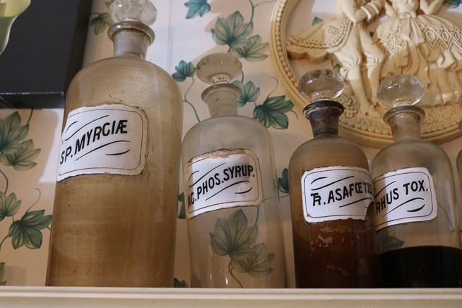 152b - 8  antique pharmacy bottles, T.K.E Drugs of Tupelo