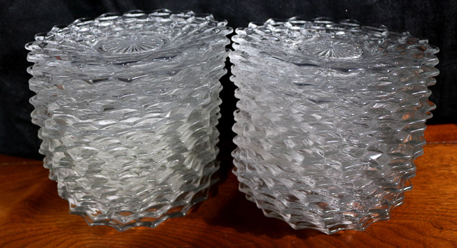 256b - 34 piece American Fostoria dessert plates, crystal