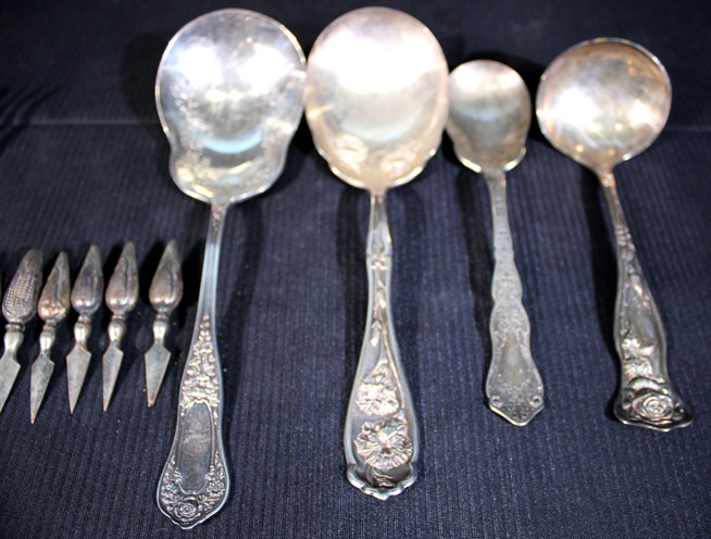 255c - 14 piece miscellaneous Victorian silver-plate serving pcs.