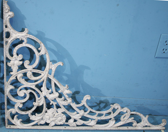 378b - Aluminun brackets, 29.4 in. L, 24 in. T.