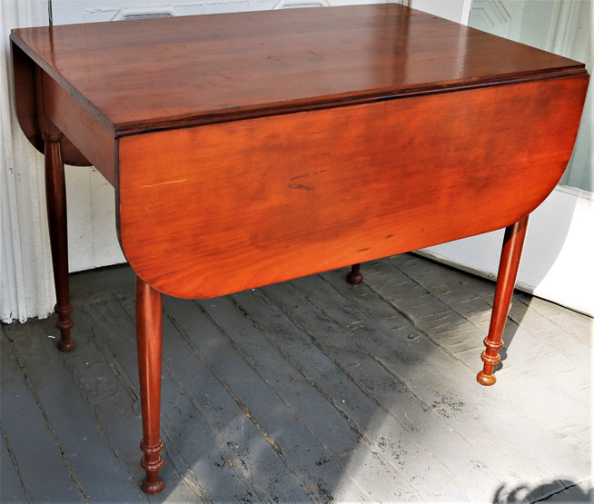 250b - Drop Leaf Breakfast Table wturned legs 28.5T, 36W
