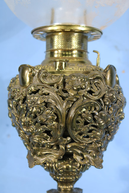 016c - Brass Victorian banquet lamp, electrified, 35 in. T.